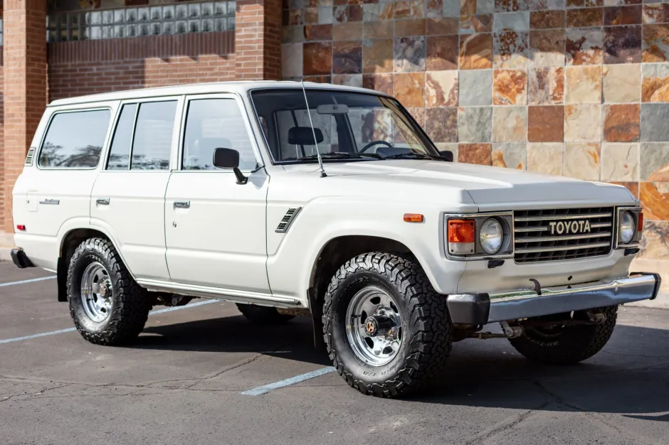 1985_toyota_land_cruiser_fj60_1631952646cfcd21985_toyota_land_cruiser_fj60_1631952645ff9f9876...webp