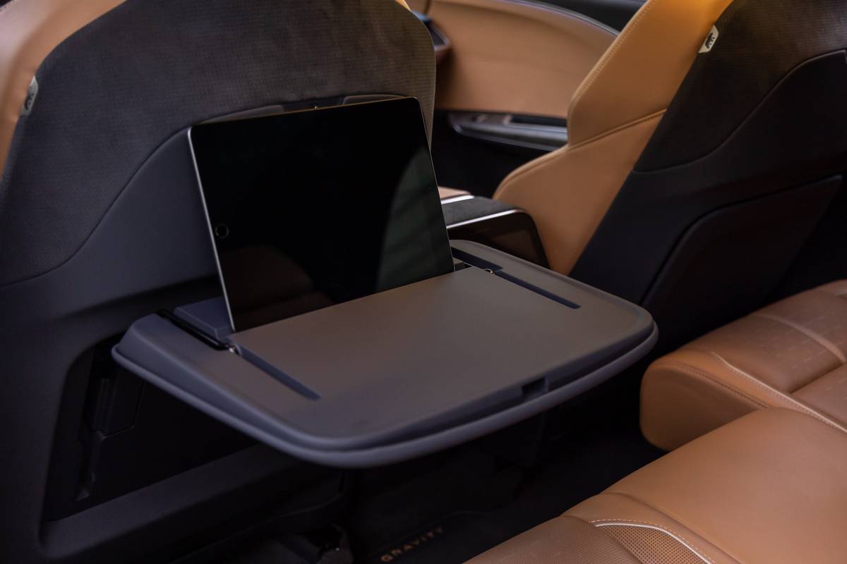 lucid-gravity-2025-47-interior-second-row.jpeg