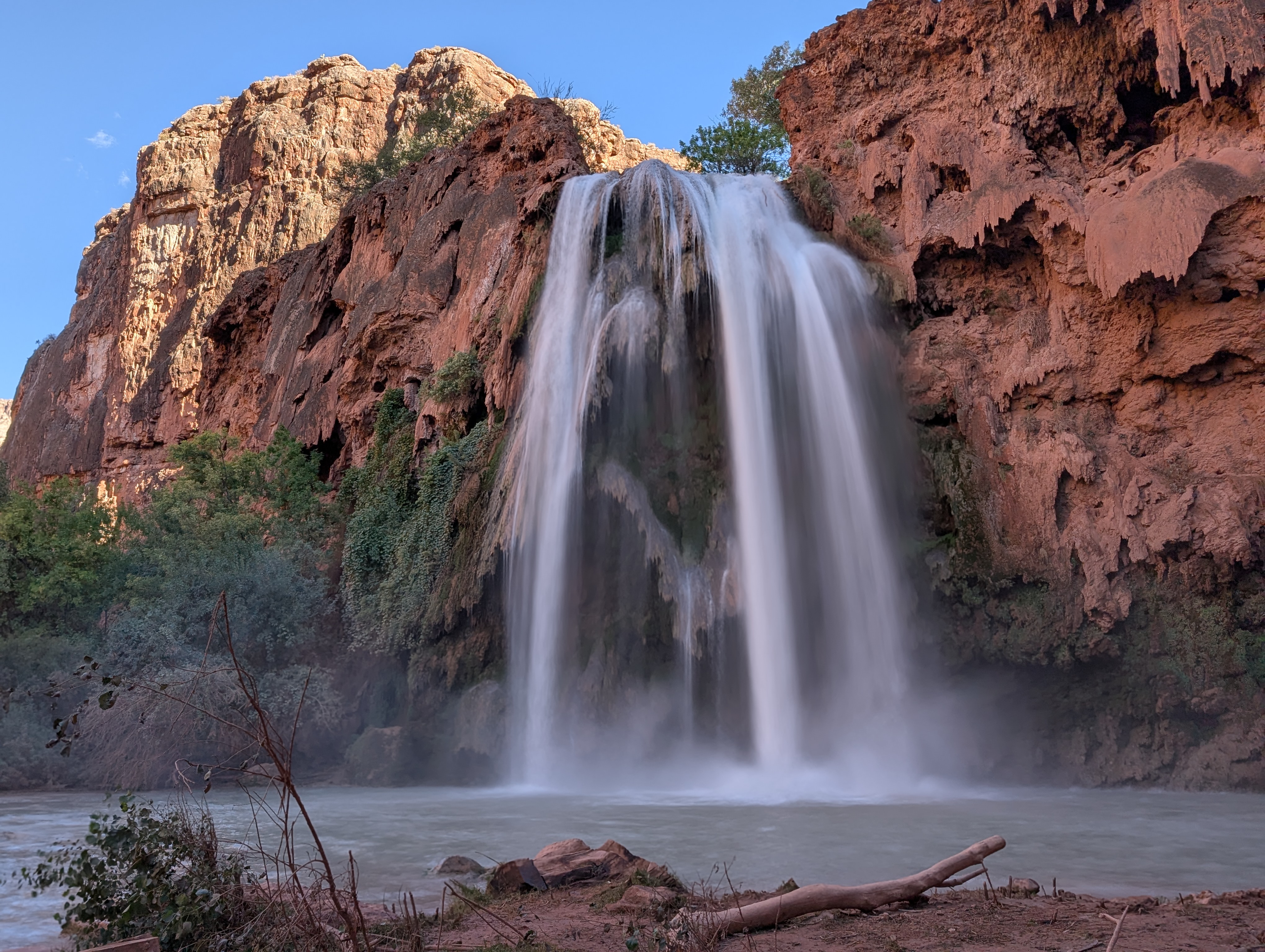 PXL_20251003_225029529.LONG_EXPOSURE-01.COVER.jpg
