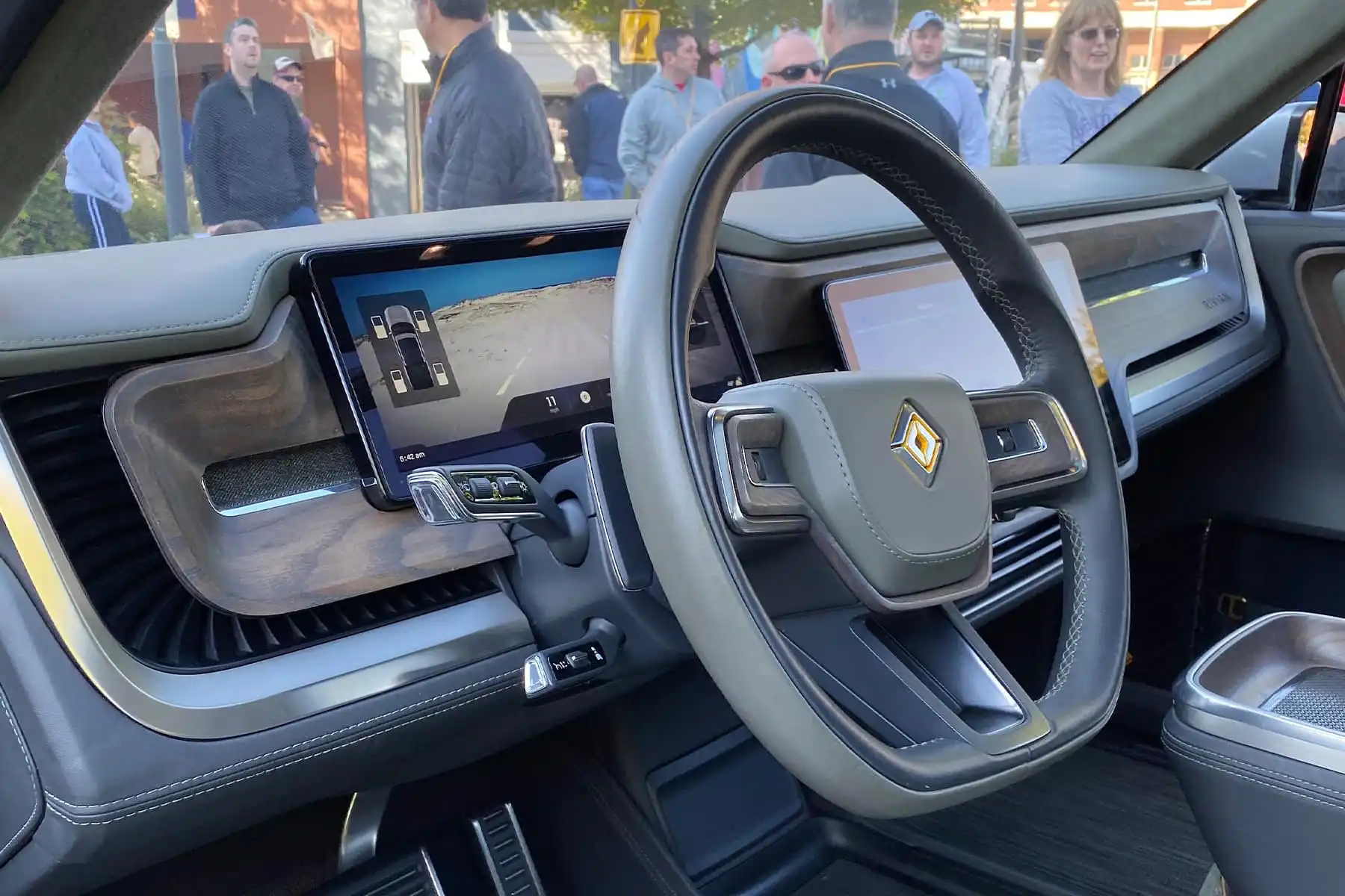 Rivian-Steering-Wheel.webp