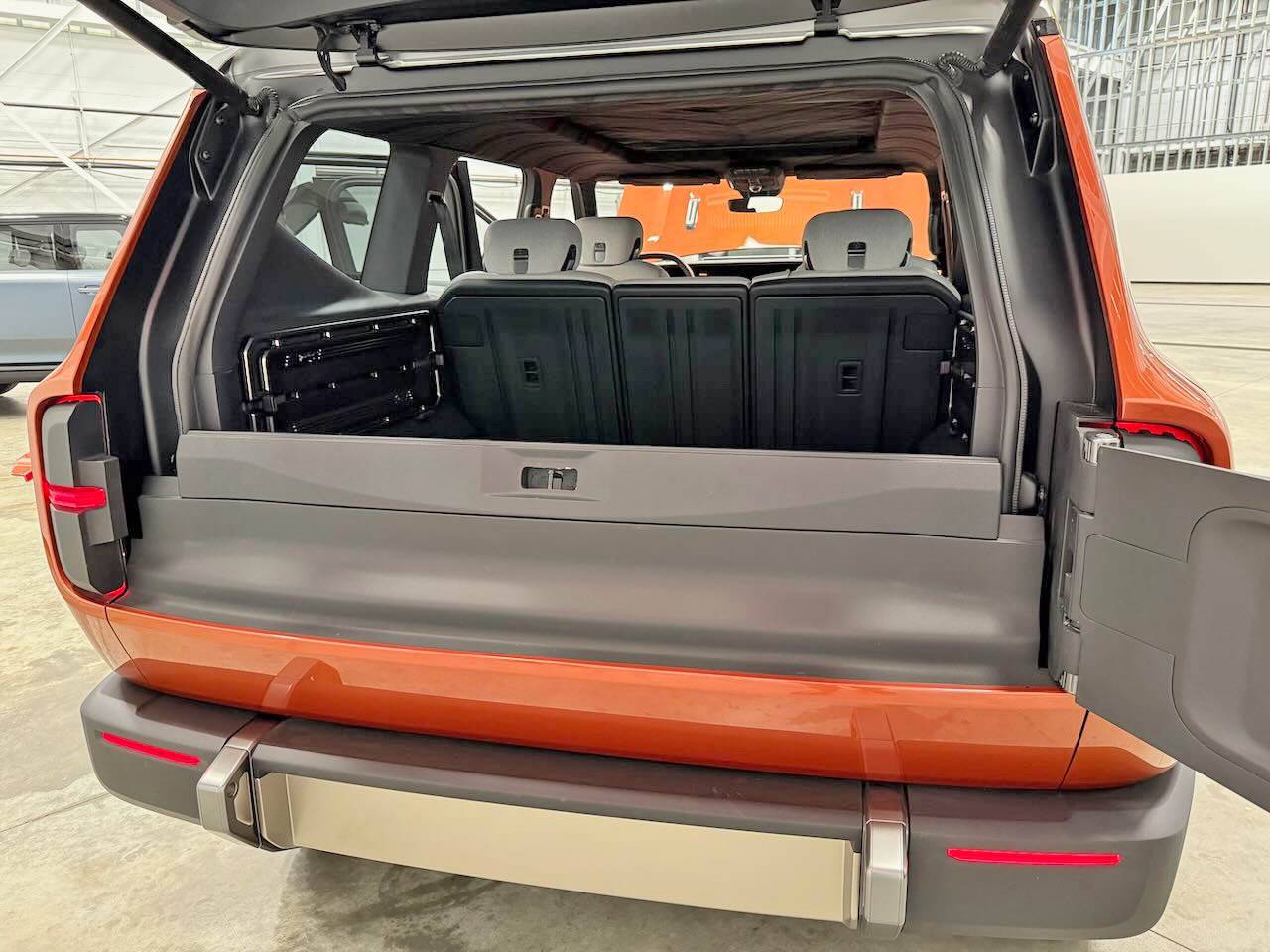 scout-traveler-liftgate.jpg