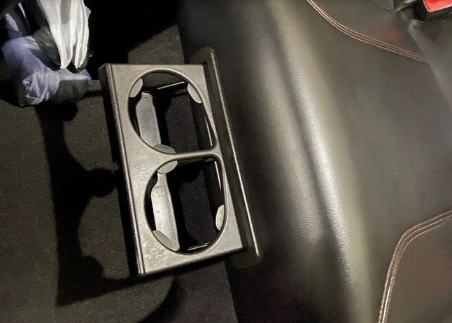 SS rear cupholders.webp